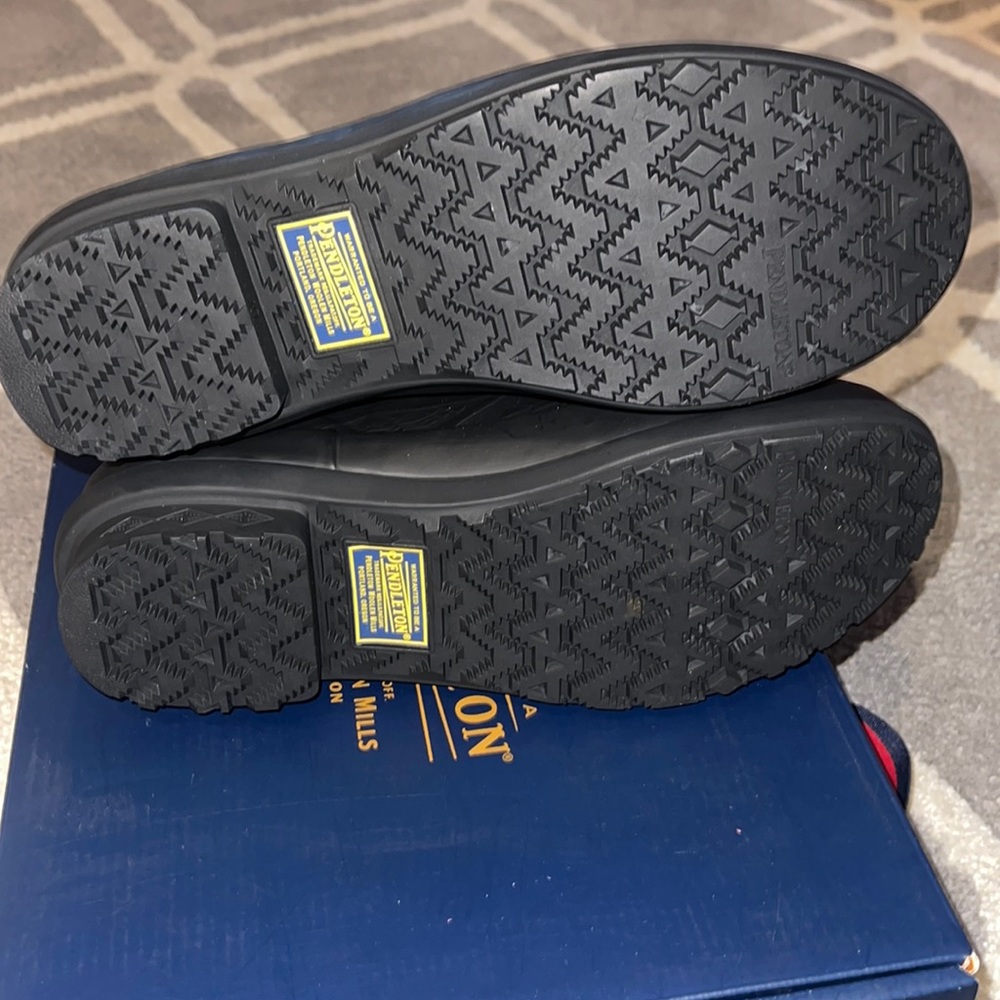 Pendleton Heritage Solid Chelsea Boot - image 5